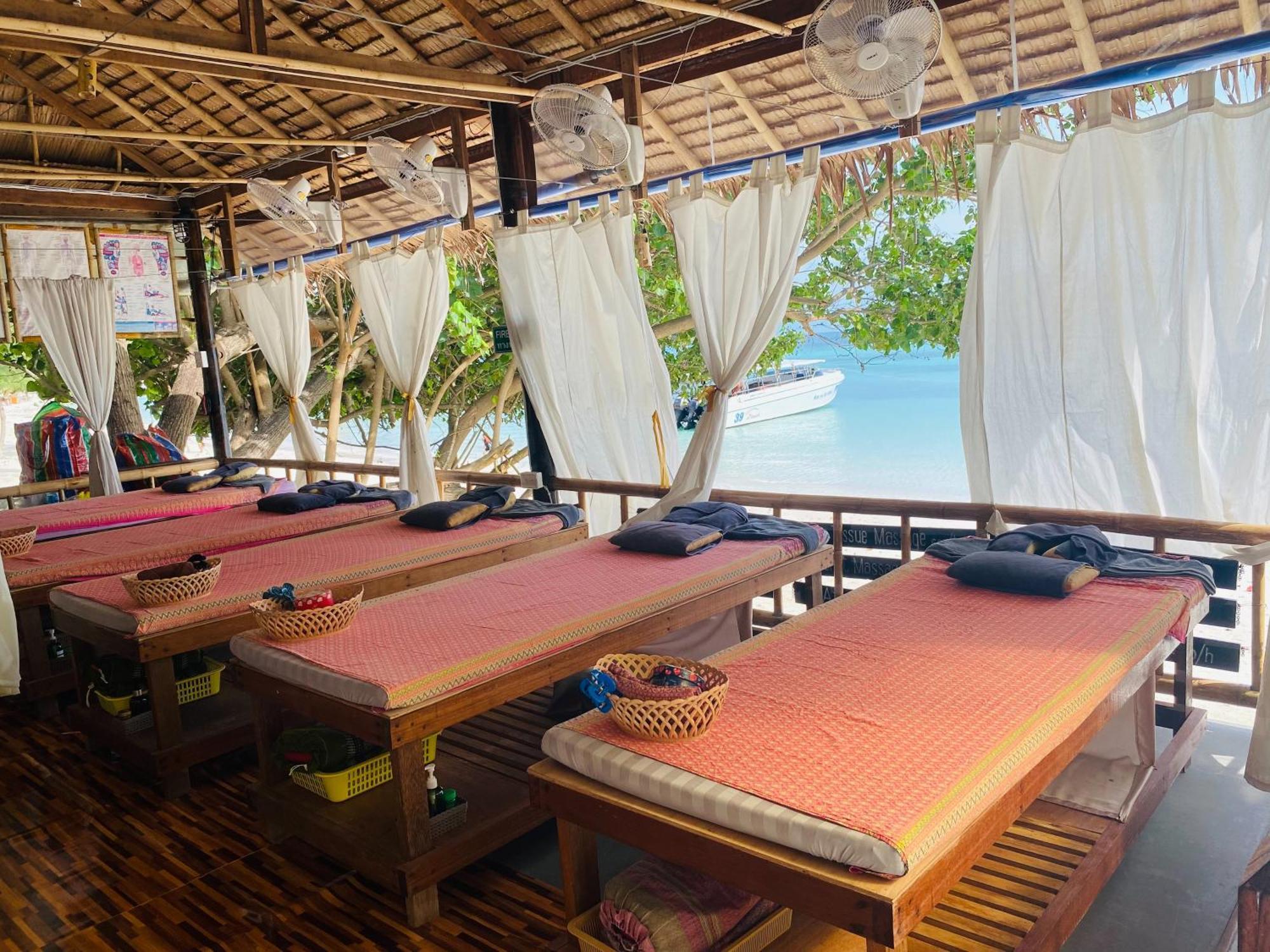 Bella Vista Beach Resort Koh Lipe Eksteriør billede