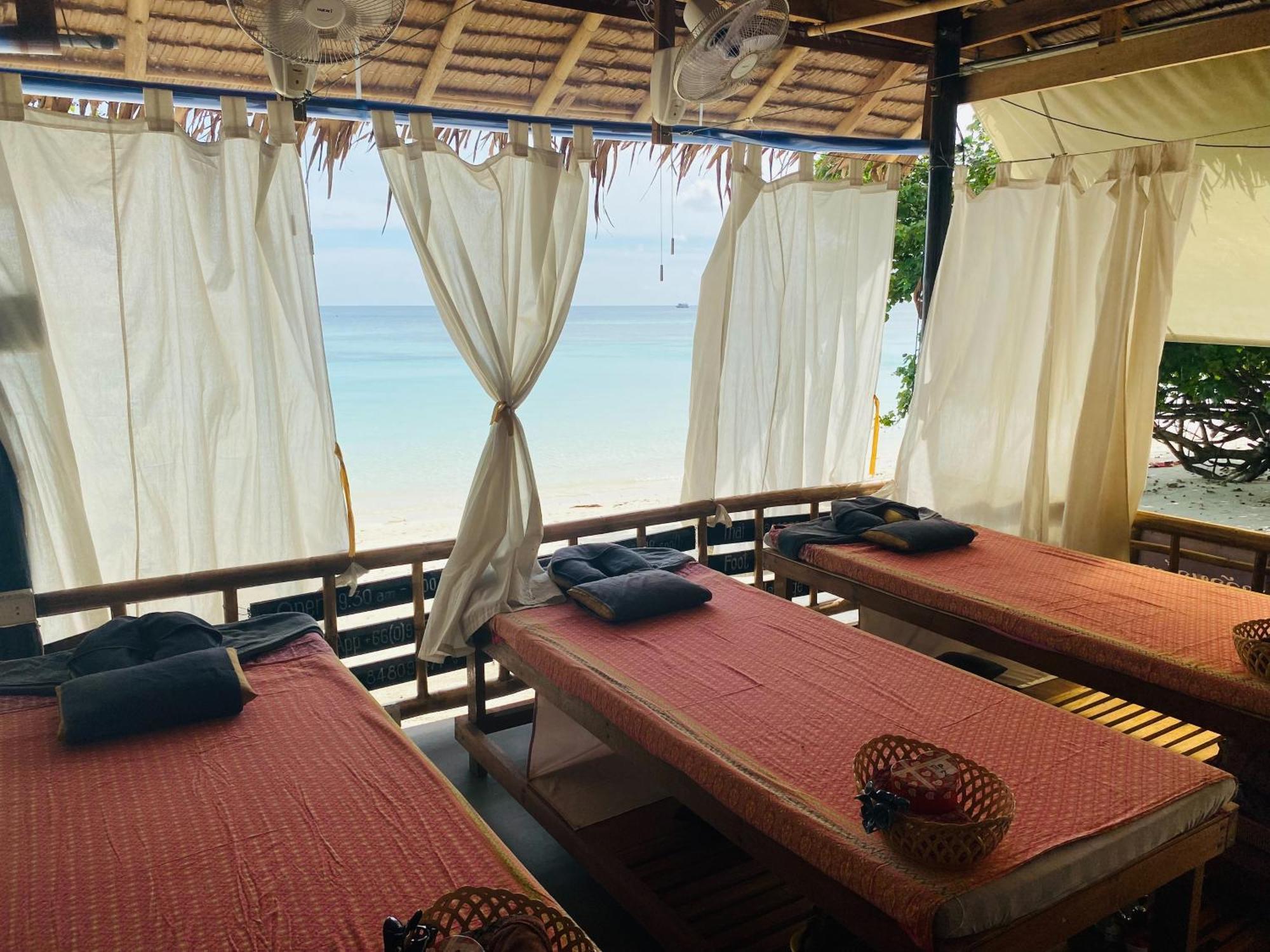 Bella Vista Beach Resort Koh Lipe Eksteriør billede