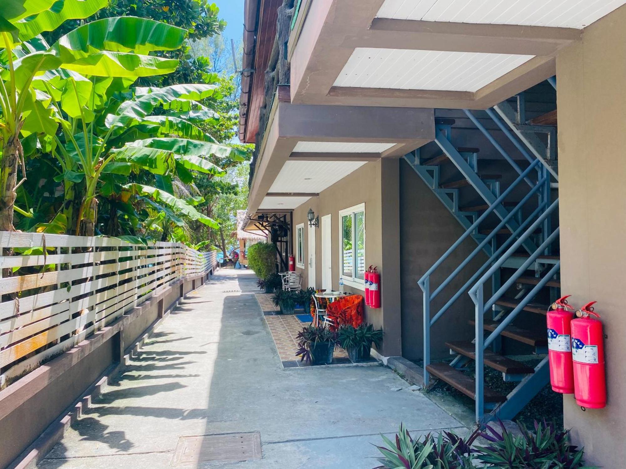 Bella Vista Beach Resort Koh Lipe Eksteriør billede