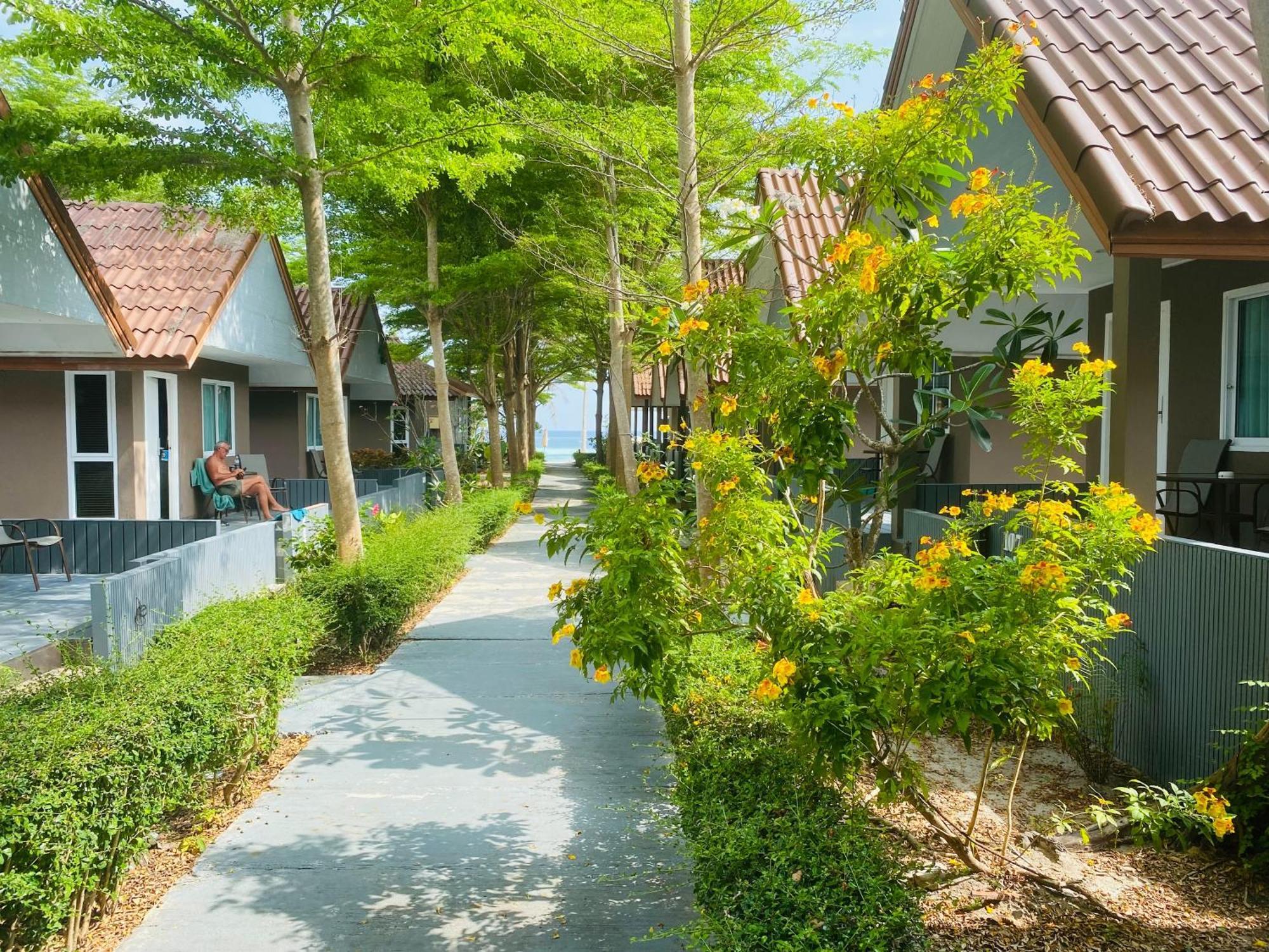 Bella Vista Beach Resort Koh Lipe Eksteriør billede